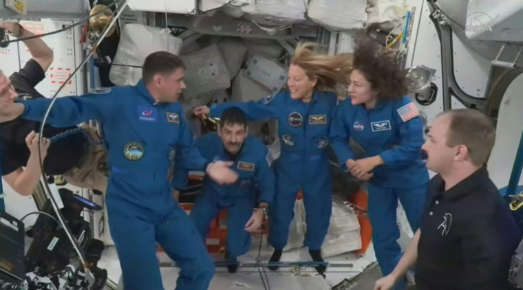 Image extraite d'une diffusion en direct de la Nasa montrant l'équipage Crew-12 à bord de la Station spatiale internationale (ISS), le 14 février 2026 ( NASA / HANDOUT )
