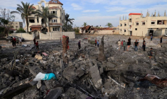 Conséquences d'une frappe israélienne sur une maison, à Khan Younis