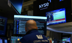 Un opérateur à la Bourse de New York, le 19 mars 2025. ( AFP / ANGELA WEISS )