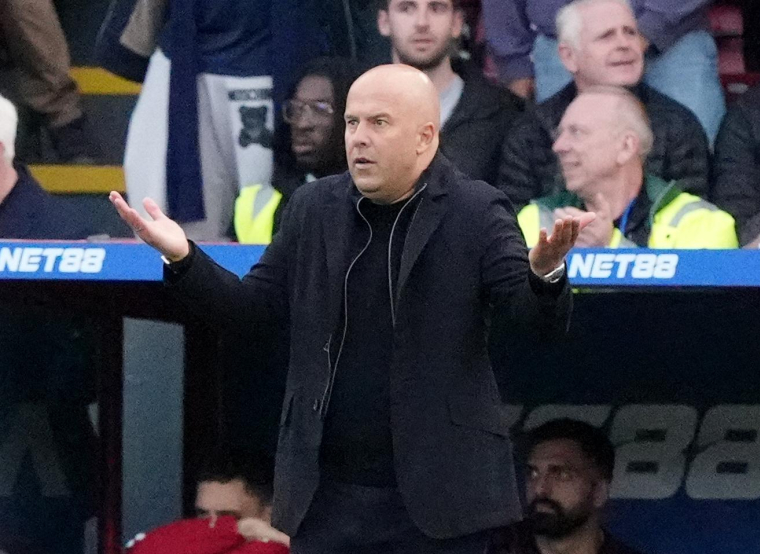 Arne Slot impute la défaite à Jeremie Frimpong