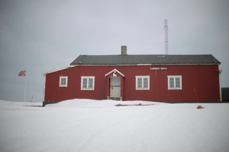 La station météorologique sur la côte nord du territoire norvégien reculé de l'île aux Ours (Bjornoya), Le 5 avril 2025 ( AFP / Olivier MORIN )