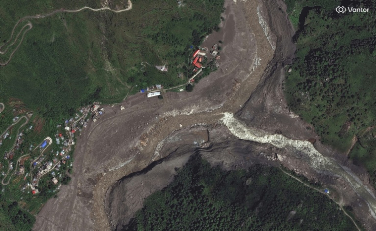 Image satellite publiée par Vantor le 27 août 2026 montrant le village de montagne de Syapru dans le district de Rasuwa dans le nord du Népal ( Satellite image ©2026 Vantor / Handout )