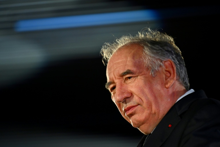 François Bayrou, maire sortant de Pau et candidat du Moem à sa réélection, lors d'un meeting de campagne, le 12 mars 2026 à Pau, dans les Pyrénées-Atlantiques ( AFP / GAIZKA IROZ )