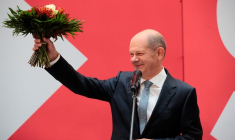 ALLEMAGNE: SCHOLZ DIT VOULOIR FORMER UNE COALITION AVEC LES VERTS ET LE FDP