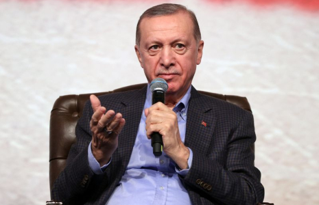 Le président turc Erdogan parle lors d'un événement à Bilecik