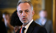 Le maire de Paris, Emmanuel Grégoire, le 29 mars 2026 à l'Hôtel de ville ( AFP / JULIEN DE ROSA )