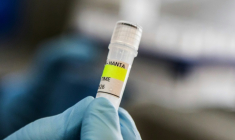 Un tube utilisé pour le diagnostic de l'hantavirus des Andes, à l'institut Malbrán de Buenos Aires, le 6 mai 2026. Photo transmise par le ministère de la Santé argentin ( ARGENTINE HEALTH MINISTRY / Handout )