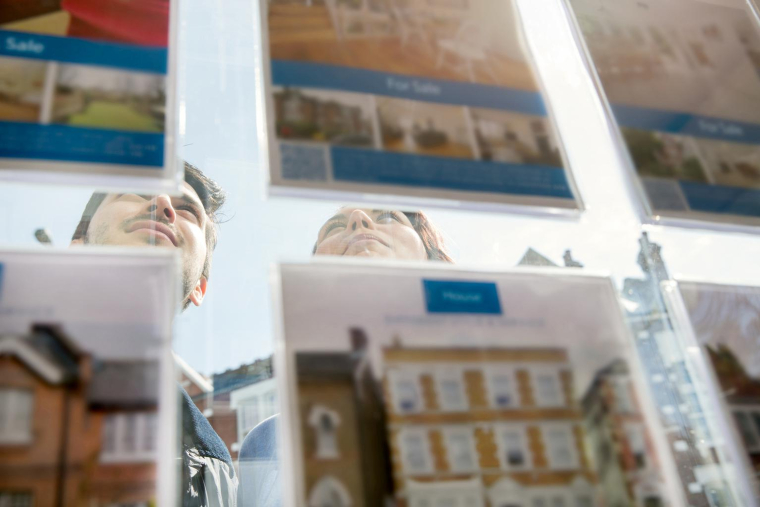 Obtenir un crédit immobilier sans apport reste envisageable en 2025. Suivez 6 conseils pour rassurer les banques et monter un dossier solide. ( crédit photo : Getty Images )
