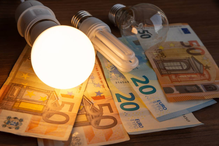 Nouvelle hausse du prix de l'électricité en 2024 ?-iStock-Daniele Mezzadri.jpg