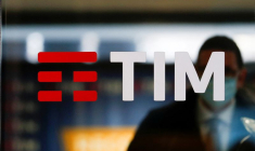 Le logo de Telecom Italia à son siège à Rome