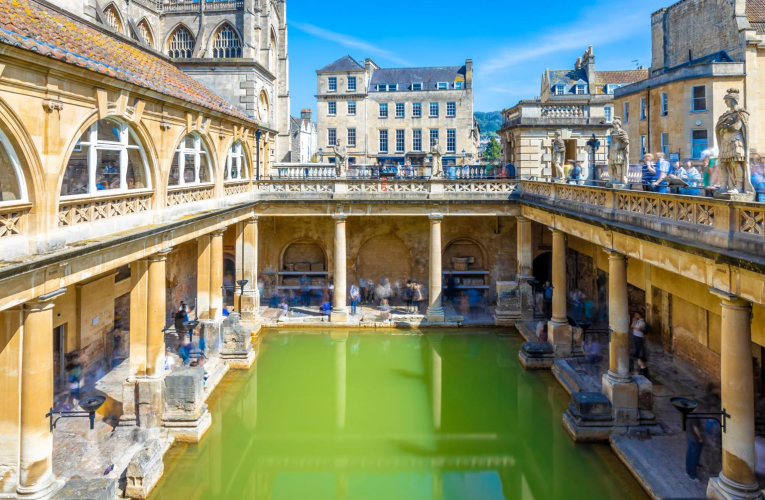 Faites une escapade à Bath pour partir sur les traces de la série  ( crédit photo : Shutterstock )