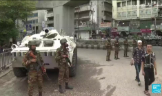 Bangladesh: les protestataires marchent sur la capitale au lendemain d'une journée sanglante