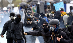Des manifestants à Sainte-Soline