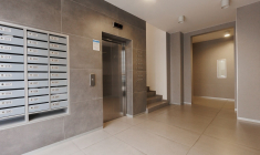 Saviez-vous que dans une copropriété les balcons sont souvent des parties communes ? (Crédits: Adobe Stock)