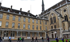 Selon le dernier baromètre de la solidarité Ipsos pour Apprentis d’Auteuil, les français sont de moins en moins généreux avec les associations. (© AFP)