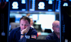 Des courtiers à l'œuvre dans la salle des marchés de la Bourse de New York (NYSE), à New York