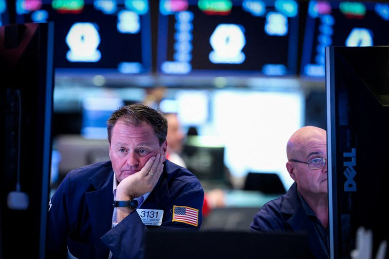Des courtiers à l'œuvre dans la salle des marchés de la Bourse de New York (NYSE), à New York
