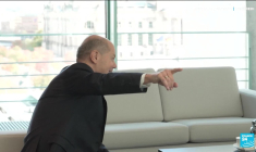 Zelensky dit vouloir obtenir la fin de la guerre en 2025