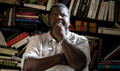 L'écrivain canado-haïtien Thélyson Orélien, le 24 septembre 2026 à Manosque, dans le sud-est de la France ( AFP / Joel Saget )