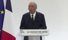 Budget: le surendettement est une "malédiction qui n'a pas d'issue", dit Bayrou