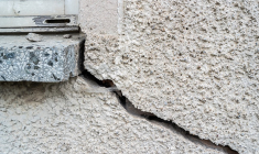 En tout, 200 bâtiments sont frappés d'un arrêté de péril à Marseille, dont certains depuis deux ans. (crédit : Adobe Stock)