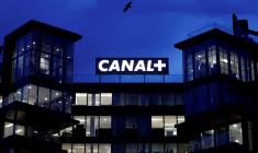 Des logos de la chaîne de télévision française Canal+