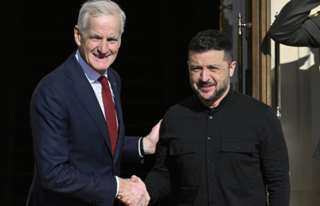 Volodymyr Zelensky et Jonas Gahr Store, à Kiev, le 25 août 2025 ( AFP / GENYA SAVILOV )