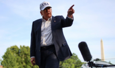 Le président américain Donald Trump s'exprime devant la presse à la Maison Blanche à Washington, le 15 mai 2026 ( AFP / Alex WROBLEWSKI )