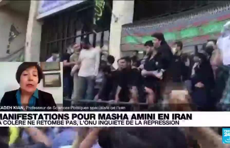 Iran : "c'est la première fois que l'on voit les femmes au devant de la scène contestataire"