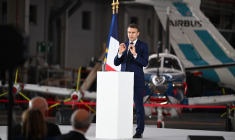 Emmanuel Macron à Toulouse, le 11 décembre 2023. ( POOL / CAROLINE BLUMBERG )