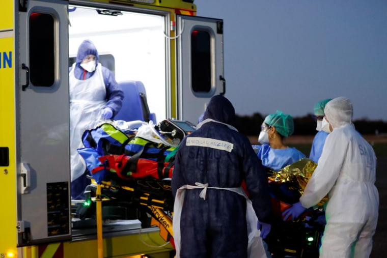 CORONAVIRUS: PRÈS DE 400 DÉCÈS EN MILIEU HOSPITALIER EN FRANCE