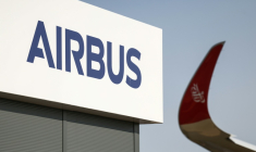 Logo d'Airbus au salon aéronautique de Farnborough, près de Londres, le 21 juillet 2026 ( AFP / Toby Shepheard )