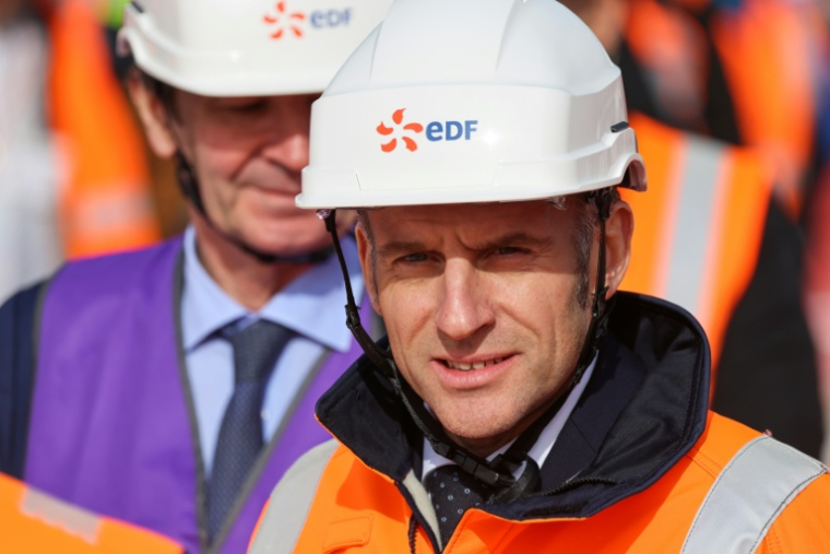Emmanuel Macron lors d'une visite sur le chantier de la future centrale de Penly (Seine-Maritime) le 12 mars 2026 ( POOL / Ludovic MARIN )