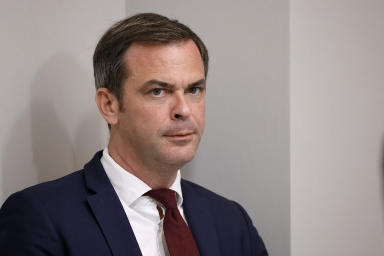 Olivier Véran à Paris, le 11 mai 2022. ( AFP / LUDOVIC MARIN )