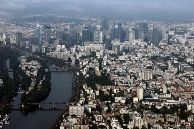 Vue du quartier financier de La Défense près de Paris