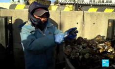 Tourisme vaccinal en Russie, retour à Fukushima et rencontre avec Frontex en Grèce