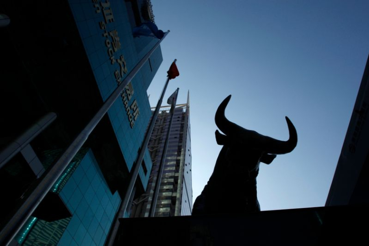 CHINE: PLUS DE 40 ENTRÉES EN BOURSE SUSPENDUES PAR LES AUTORITÉS