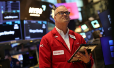Un opérateur à la Bourse de New York, le 14 juillet 2026 ( AFP / TIMOTHY A. CLARY )