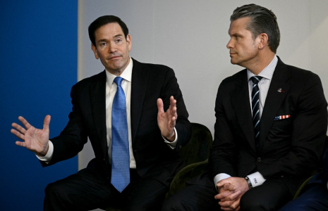Marco Rubio et Pete Hegseth, à la Haye, le 25 juin 2025 ( AFP / BRENDAN SMIALOWSKI )