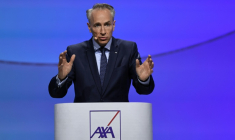 Thomas Buberl, PDG d'Axa, lors de l'assemblée générale de la multinationale française d'assurances à Paris, le 30 avril 2026 ( AFP / Anne-Christine POUJOULAT )