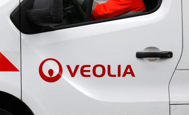 VEOLIA DISCUTE AVEC BRUXELLES POUR VOTER À L'AG DE SUEZ