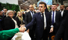 Emmanuel Macron au Salon de l'Agriculture à Paris le 25 février 2023. ( POOL / CHRISTOPHE PETIT TESSON )