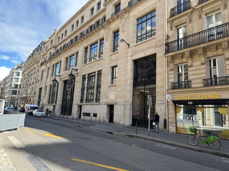 Les procureurs antiterroristes français ont ouvert une enquête sur un attentat présumé dans les locaux de l'entreprise, à Paris