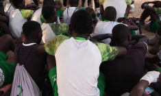 Dans le nord du Nigeria, une femme défie les normes pour l'avenir de jeunes footballeurs