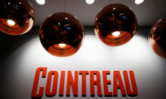 RÉMY COINTREAU CONFIANT SUR LA DEMANDE POUR SES SPIRITUEUX HAUT DE GAMME