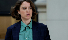 L'actrice Adèle Haenel arrive au palais de justice de Paris pour le procès en appel du réalisateur Christophe Ruggia, accusé d'agression sexuelle sur sa personne alors qu'elle avait moins de 15 ans, le 23 janvier 2026 ( AFP / GEOFFROY VAN DER HASSELT )
