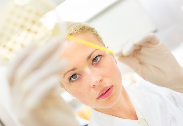 L'annonce de cet accord n'a pas suffi à éteindre la déception des investisseurs qui espéraient, il y a quelques mois encore, une grande licence mondiale, avec un géant pharmaceutique, plutôt qu'un acteur régional, pour la molécule de Quantum Genomics.(Crédits photo : Adobe Stock)