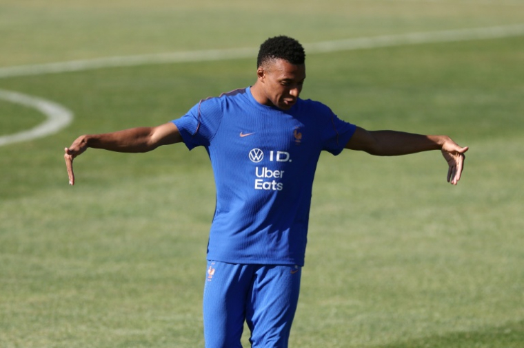 L'attaquant français Kylian Mbappé participe à une séance d'entraînement à l'université Bentley de Waltham, près de Boston, le 20 juin 2026 ( AFP / Franck FIFE )