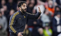 Rúben Amorim s'inquiète de la coupe de cheveux d'un fan mancunien