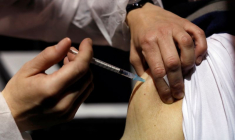 CORONAVIRUS: LA COMMISSION EUROPÉENNE VEUT ACCÉLÉRER LA VACCINATION